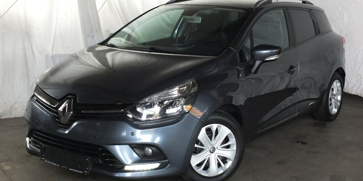 Renault Clio BLACK WEEK 25: EXPRESSION NAVI PARCTRONIC STA 118.021 km 7.904 &euro; Köln 50858