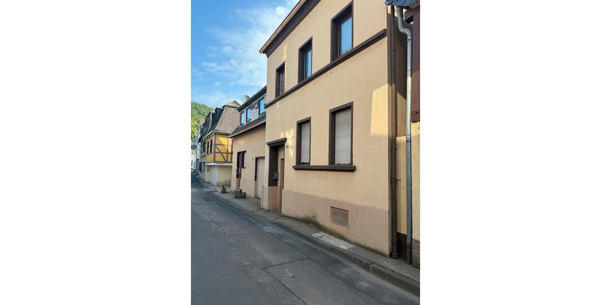 Reihenhaus Remagen - 7 Zimmer, 136 m&sup2;, 395.000&euro; | Angebot:23787419