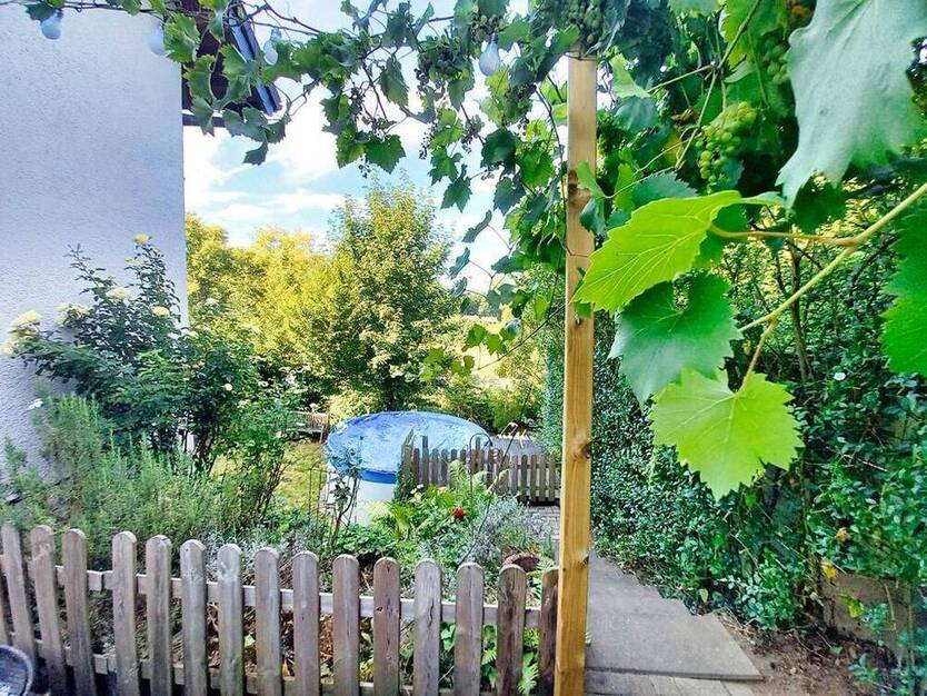 CITYHOUSE: Moderne Doppelhaushälfte mit großem Garten, Hobbyraum Souterrain, Keller, Terrasse