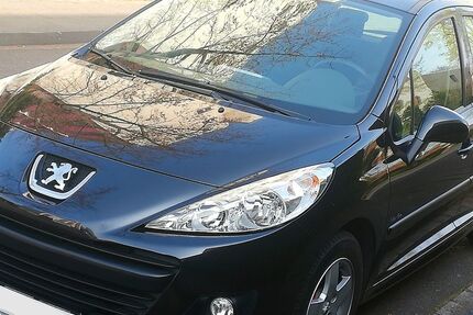 Peugeot 207 165.000 km 3.699 € Siegburg 53721
