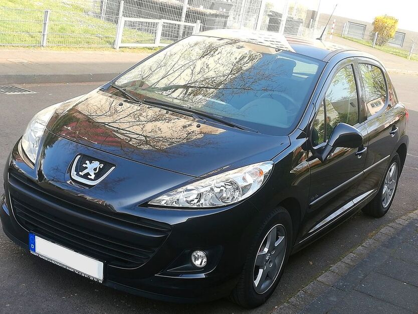 Peugeot 207 165.000 km 3.699 € Siegburg 53721
