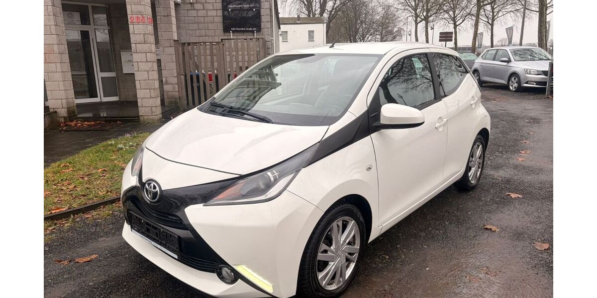 Toyota Aygo (X) 168.000 km 4.999 &euro; Köln 51107