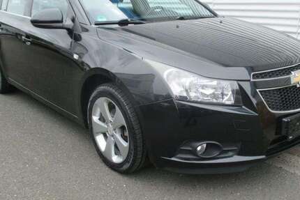 Chevrolet Cruze 143.095 km 3.988 &euro; Köln 50933