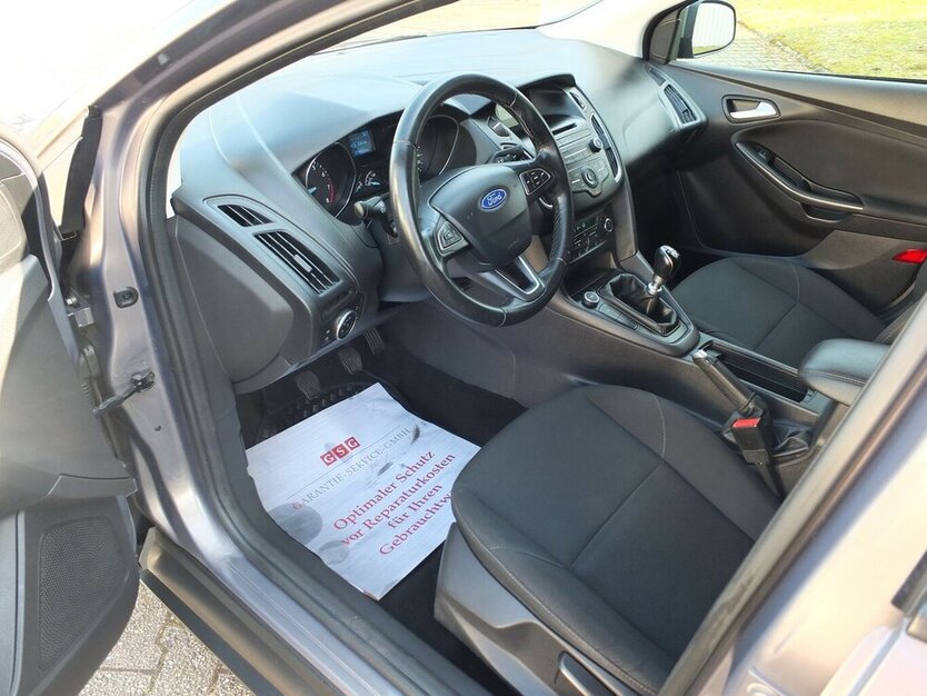 Ford Focus STUFENHECK KLIMAUTOMATIK PARKPILOT 118.919 km 7.304 € Köln 50858