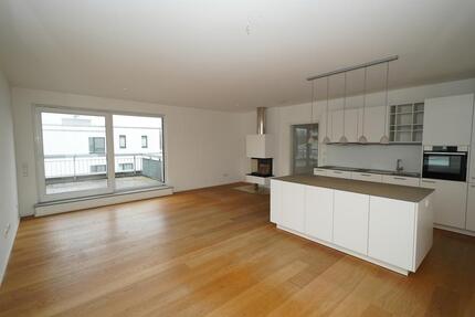 Hier lässt sich's leben! - Traumhafte 4-Zimmer-Wohnung mit 2 Bädern und einer sonnigen Dachterrasse 4 zimmer