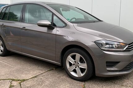 VW Golf Sportsvan 178.211 km 9.495 € Köln 51107