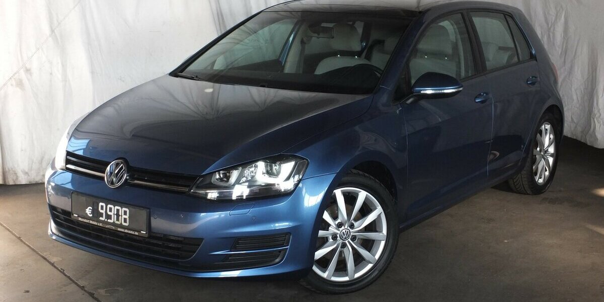 VW Golf COMFORTLINE PANORAMADACH KLIMAAUTOMATIK 1.Han 150.000 km 9.908 &euro; Köln 50858