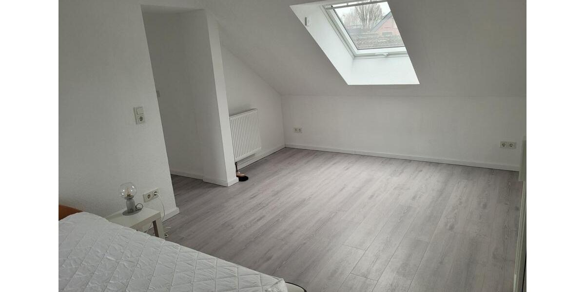 Dachgeschoßwohnung Köln Porz - 2 Zimmer, 52 m&sup2;, 726&euro; | Angebot:25903145