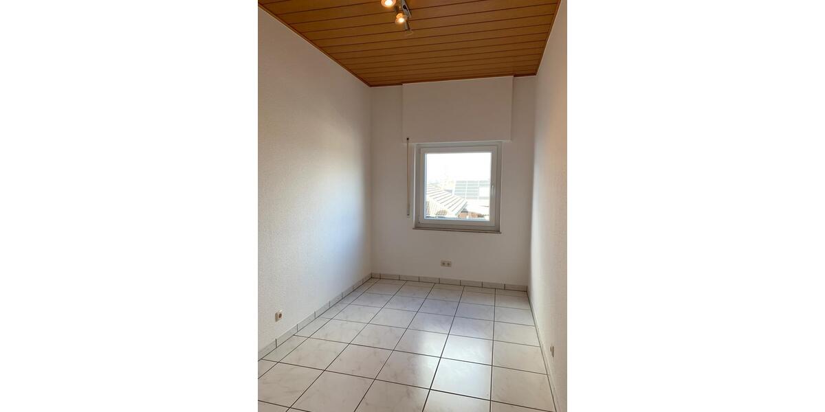 Etagenwohnung Königswinter - 4 Zimmer, 135 m&sup2;, 990&euro; | Angebot:26309168