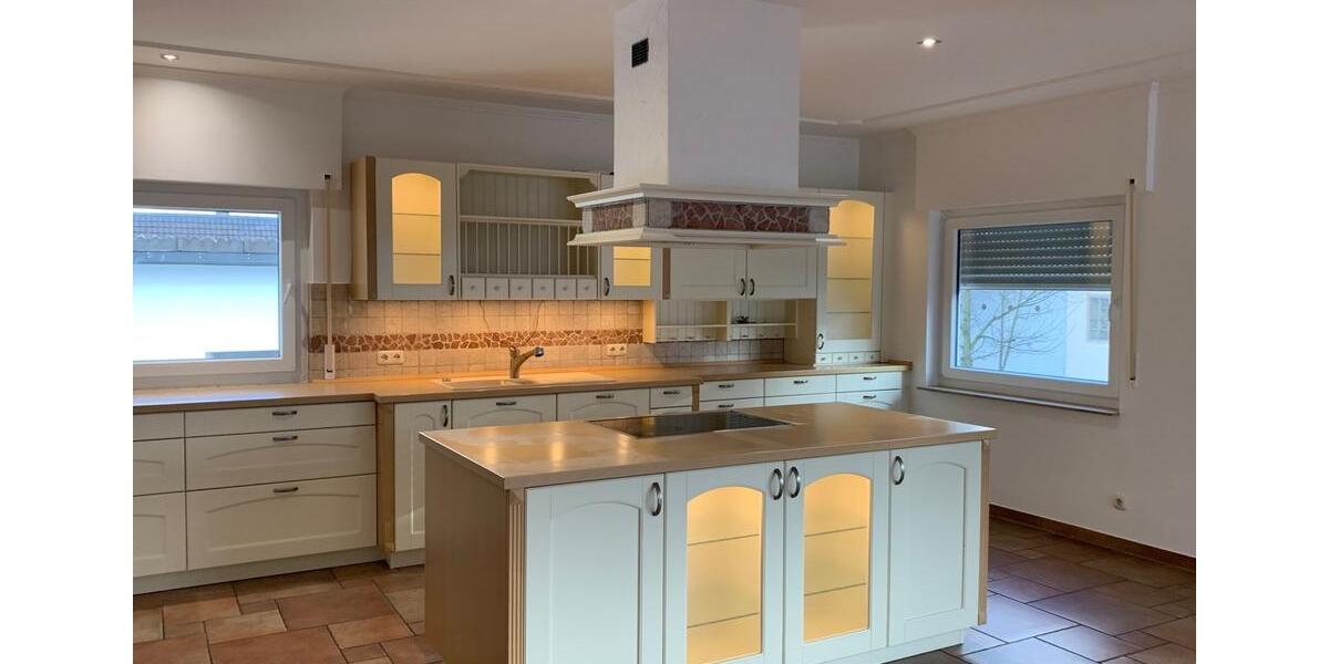 Etagenwohnung Königswinter - 4 Zimmer, 135 m&sup2;, 990&euro; | Angebot:26309168