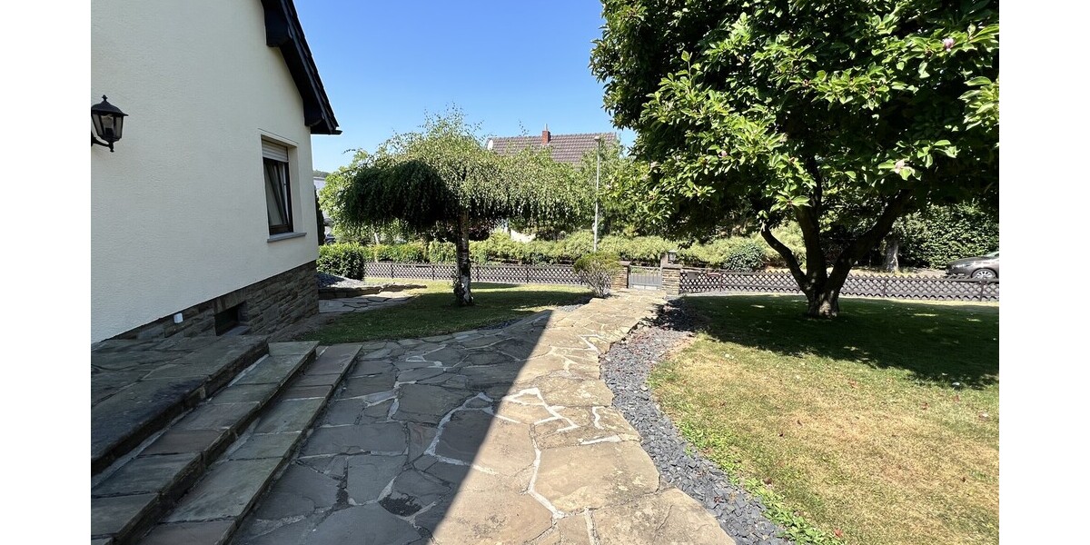 Wohnen im Grünen – Gepflegtes Einfamilienhaus mit Garage und großem Garten - Einfamilienhaus Königswinter / Thomasberg Thomasberg | Angebot:27160591
