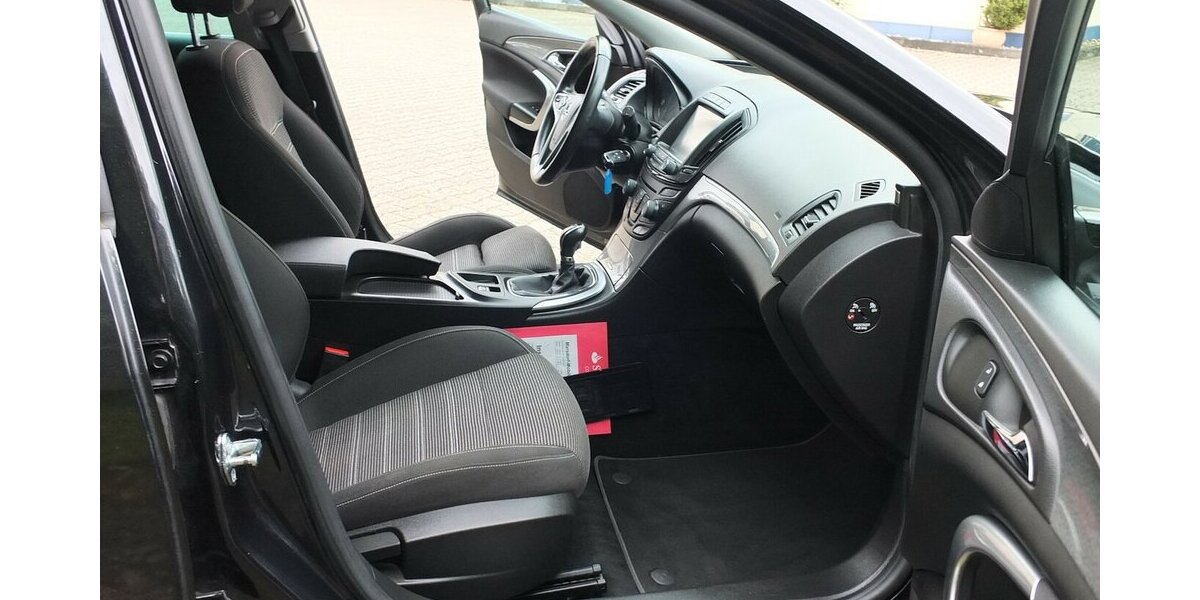 Opel Insignia EDITION NAVI PARKPILOT/KAMERA 17 Zoll LMF 96.093 km 9.750 &euro; Köln 50858