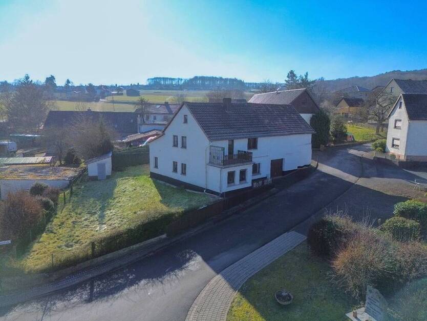 Gepflegtes Bauernhaus mit Scheune und viel Potenzial im ruhigen OT Horhausen!