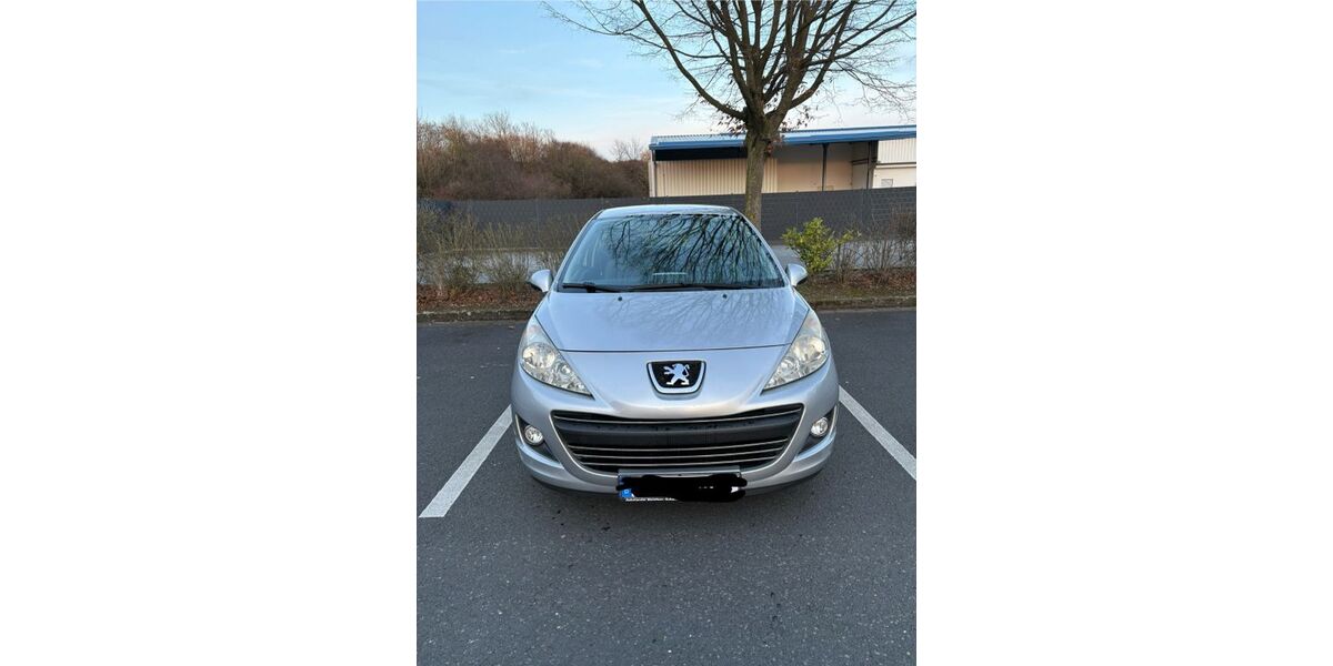 Peugeot 207 142.678 km 2.500 &euro; Buchholz 53567