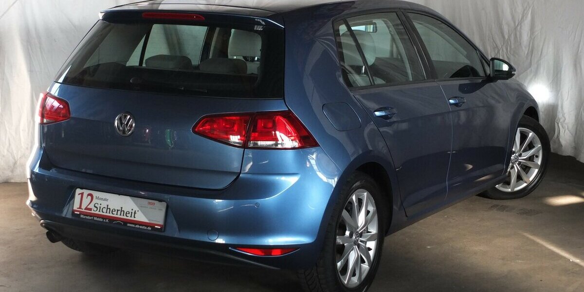 VW Golf COMFORTLINE PANORAMADACH KLIMAAUTOMATIK 1.Han 150.000 km 9.908 &euro; Köln 50858