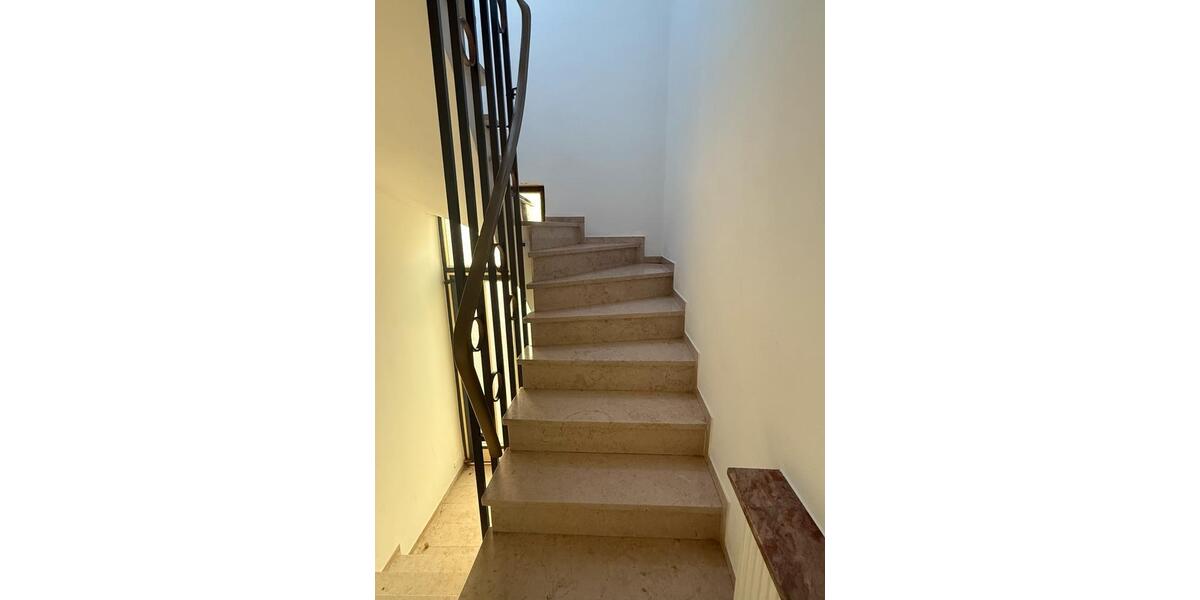 Reihenhaus Remagen - 7 Zimmer, 136 m&sup2;, 395.000&euro; | Angebot:23787419