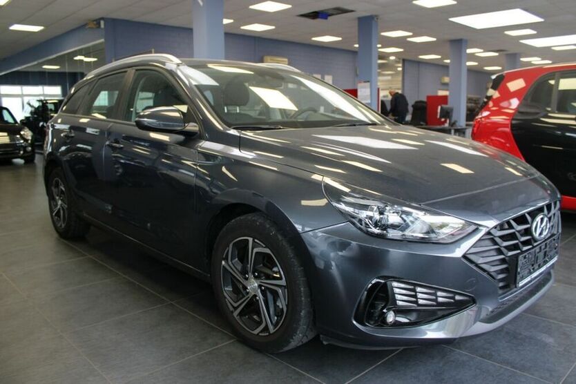 i30
