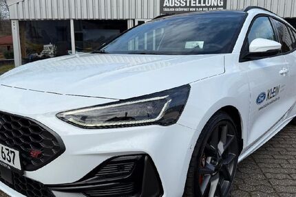 Ford Focus 8.600 km 41.500 € Eitorf 53783