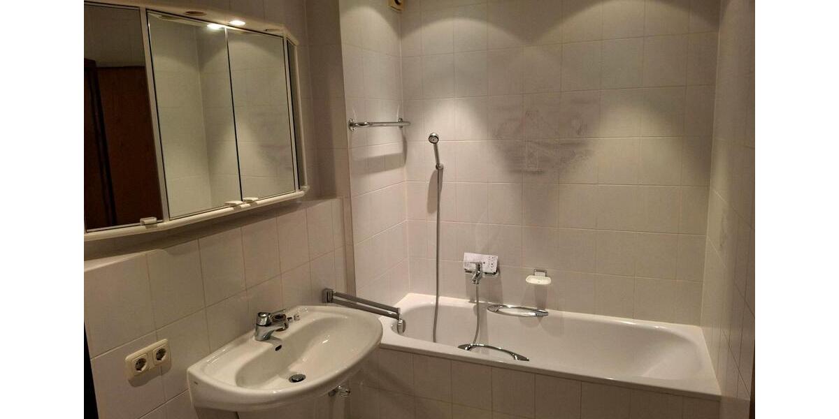 Erdgeschoßwohnung Hürth - 3 Zimmer, 98 m&sup2;, 1.350&euro; | Angebot:26465560