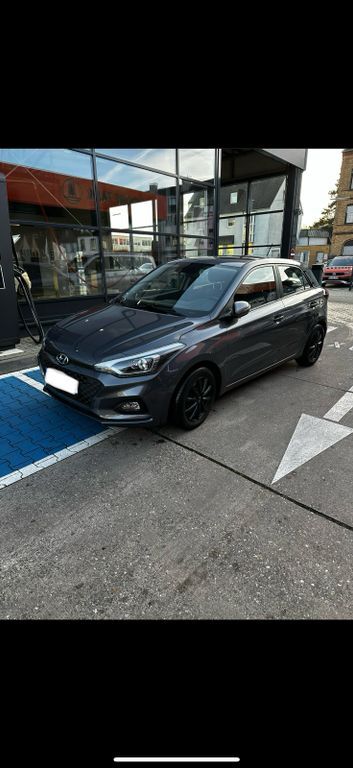 i20