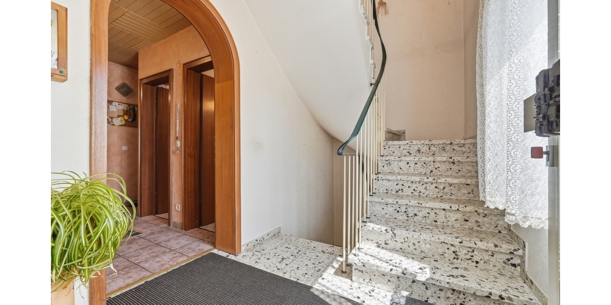 Mit 3D: Viel Platz für Ihre Wohnideen – Großzügiges Zweifamilienhaus für Generationen oder Freunde. - Zweifamilienhaus Frechen | Angebot:27248598