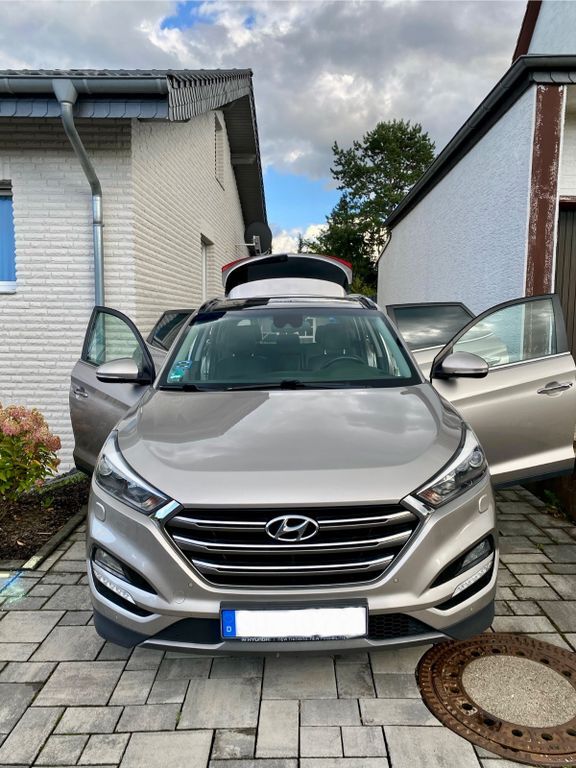Hyundai TUCSON 179.000 km 14.990 € Neunkirchen-Seelscheid 53819