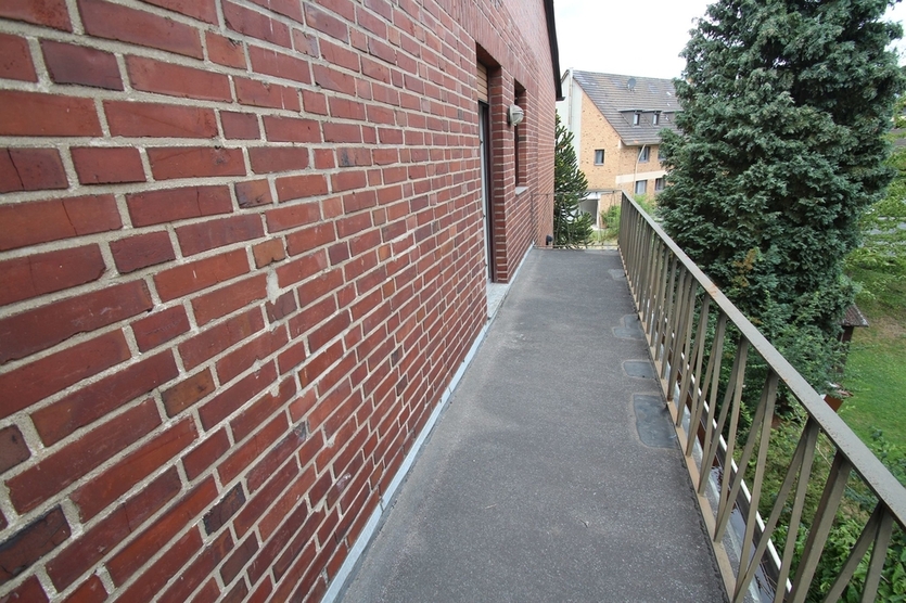 Stilvoll wohnen auf zwei Etagen – Maisonette-Wohnung mit 6 Zimmern, 2 Balkonen und Wintergarten in Hürth-Gleuel! 6 zimmer