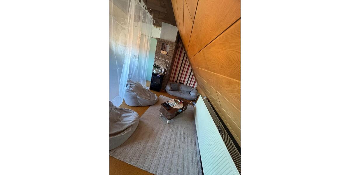 Etagenwohnung Erftstadt - 5 Zimmer, 159 m&sup2;, 1.550&euro; | Angebot:25751622