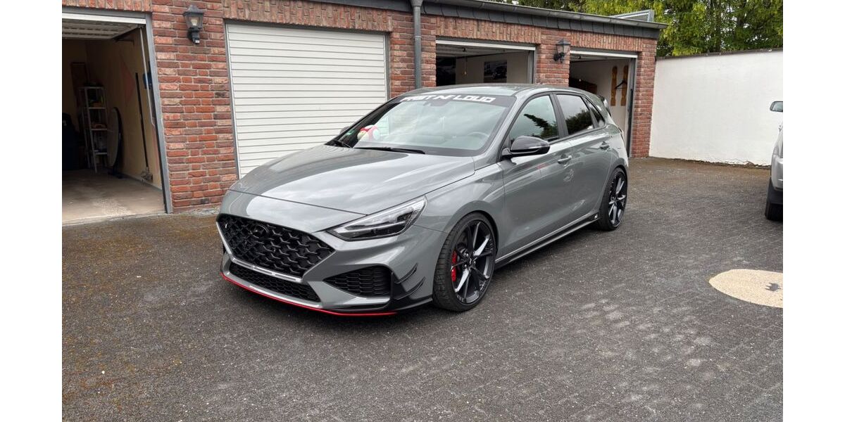 Hyundai i30 24.800 km 32.599 &euro; Bornheim 53332