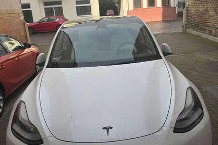 Tesla Model Y 28.500 km 40.000 &euro; Bad Neuenahr-Ahrweiler 53474