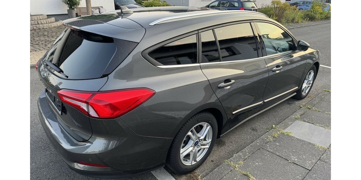 Ford Focus Navi+Temp+Sitzh+Spurh+CarPlay+6xServ+1H+E6 93.000 km 11.500 &euro; Erftstadt 50374