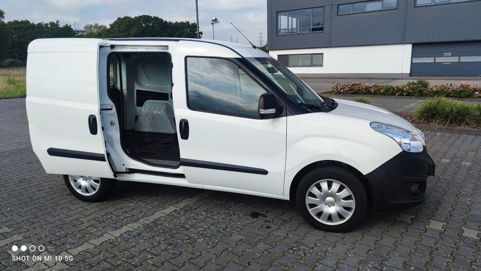 Opel Combo 105.000 km 6.700 € Troisdorf 53844