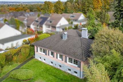 Haus zum Kaufen in Bonn - Holzlar 980.000 € 233 m² 6 zimmer