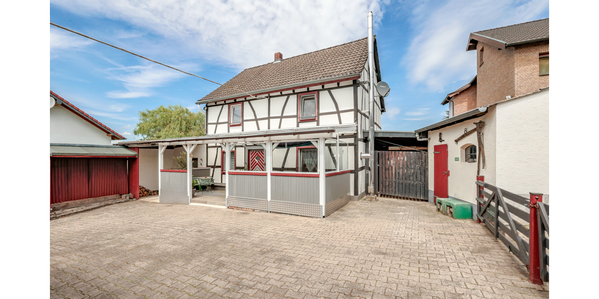 Charme, Geschichte und vielseitige Nutzungsmöglichkeiten – eine besondere Hofanlage - Einfamilienhaus Königswinter Berghausen | Angebot:27211098