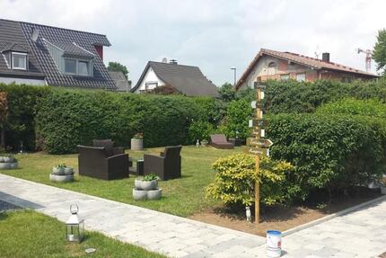 Kleines Haus in Köln-Flittard mit großem Garten und Doppelgarage zimmer