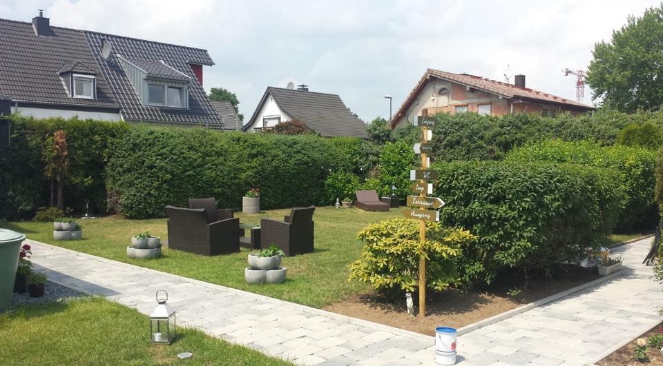 Kleines Haus in Köln-Flittard mit großem Garten und Doppelgarage zimmer