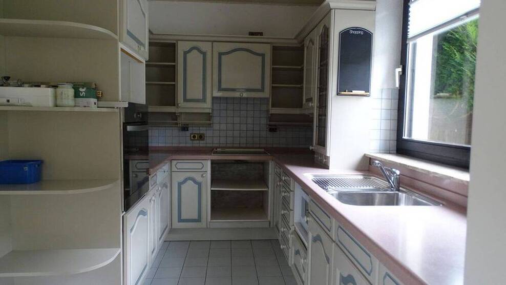 Ruhige Lage mit Blick auf Rhein und Bonn, großes Grundstück, schönes Haus mit EinliegerWohnung