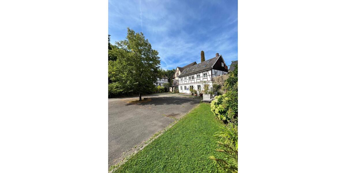Einfamilienhaus Ruppichteroth - 7 Zimmer, 260 m&sup2;, 560.000&euro; | Angebot:26708480