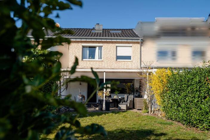 Reihenmittelhaus Köln Höhenhaus - 5 Zimmer, 120 m&sup2;, 695.000&euro; | Angebot:25703477