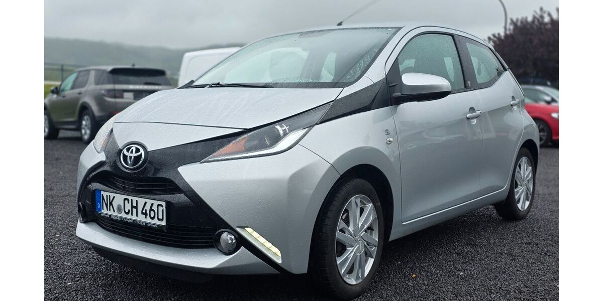 Toyota Aygo (X) 82.000 km 7.900 &euro; Oberwinter 53424
