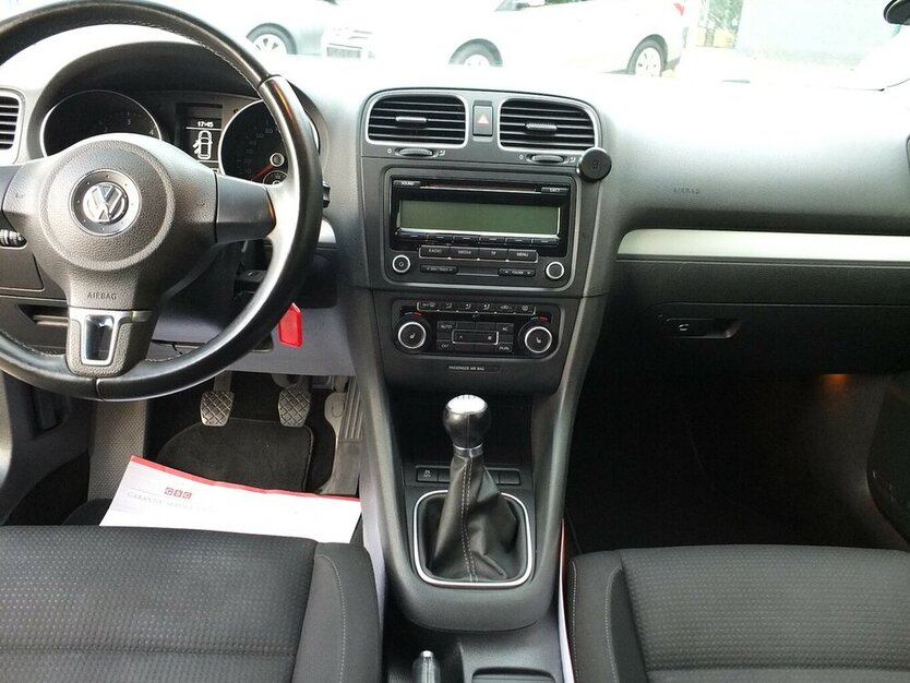 VW Golf 1.6TDi TEAM EINPARKHILFE SHZ TEMPOMAT 5-türig 159.855 km 7.904 € Köln 50858