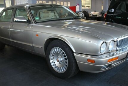 Jaguar XJ 4.0 Lang Automatik - Leder - Schiebedach - 119.865 km 16.980 &euro; Euskirchen 53881
