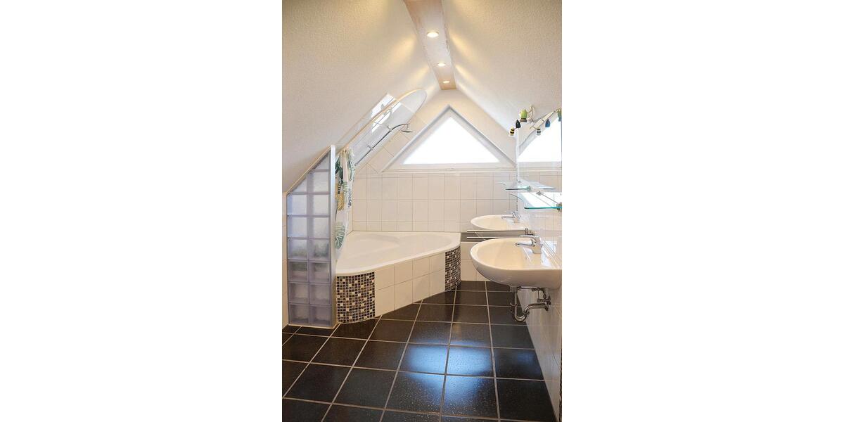 Einfamilienhaus Euskirchen - 7 Zimmer, 230 m&sup2;, 699.000&euro; | Angebot:27168941