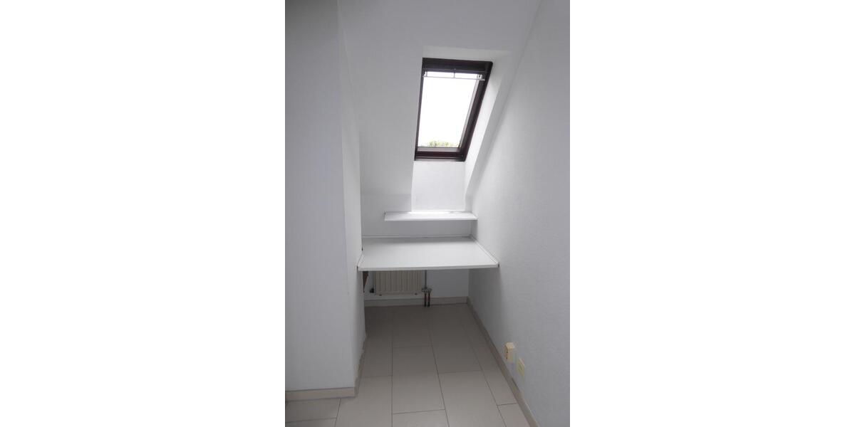 Dachgeschoßwohnung Bonn Auerberg - 1 Zimmer, 30 m&sup2;, 580&euro; | Angebot:26399111