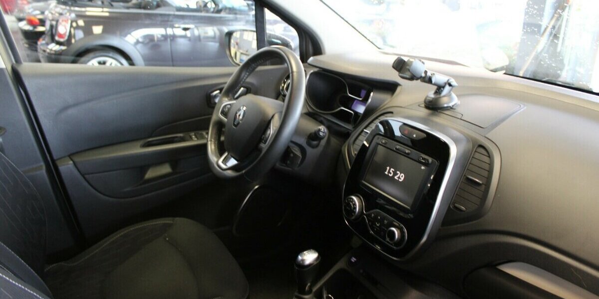 Renault Captur TCe 90 LIMITED 61.333 km 11.480 &euro; Euskirchen 53881