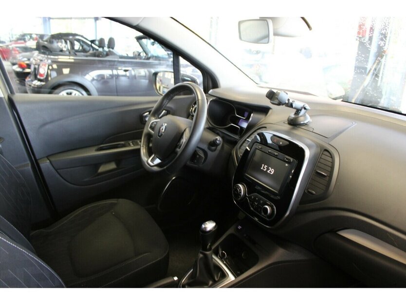 Renault Captur TCe 90 LIMITED 61.333 km 11.480 € Euskirchen 53881