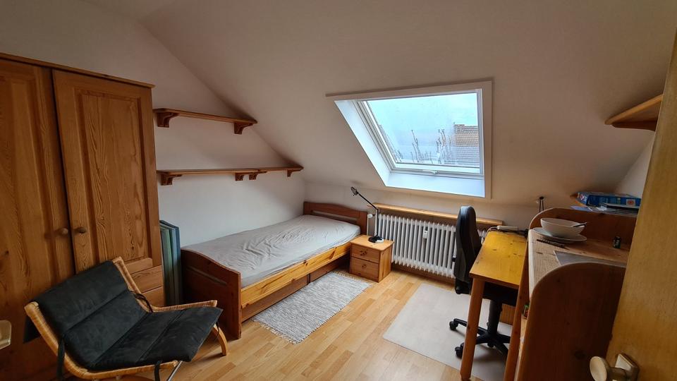 Dachgeschoßwohnung Sankt Augustin - 1 Zimmer, 12 m&sup2;, 320&euro; | Angebot:24805917