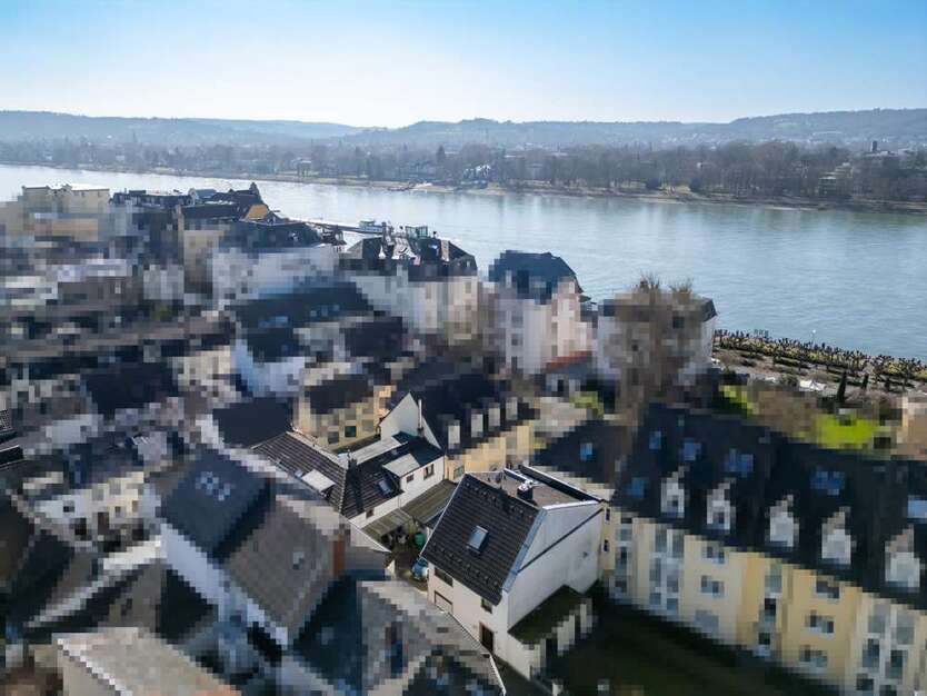 Haus zum Kaufen in Königswinter 730.000 € 282.8 m²