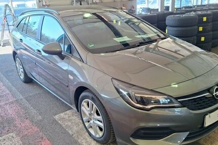Opel Astra Klima Navi Temp CarPlay 1.Hd 28.000 km !!! 28.000 km 13.000 &euro; Erftstadt 50374