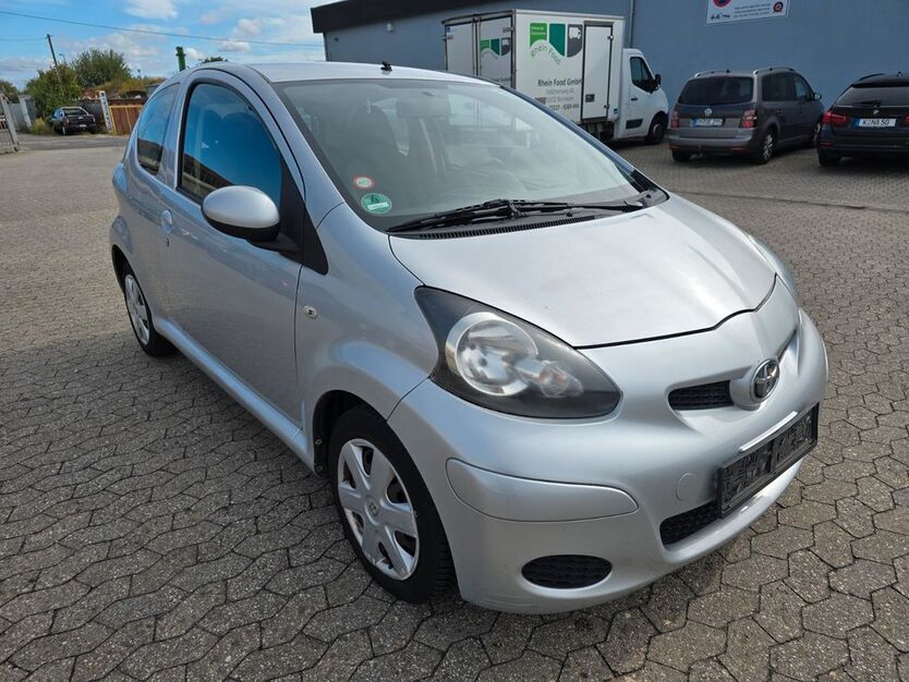 Toyota Aygo (X) 211.100 km 1.350 € Bornheim 53332